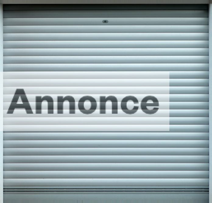 roll-up-door-1778586_1920