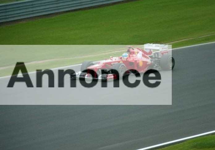 ferrari-957563_1920